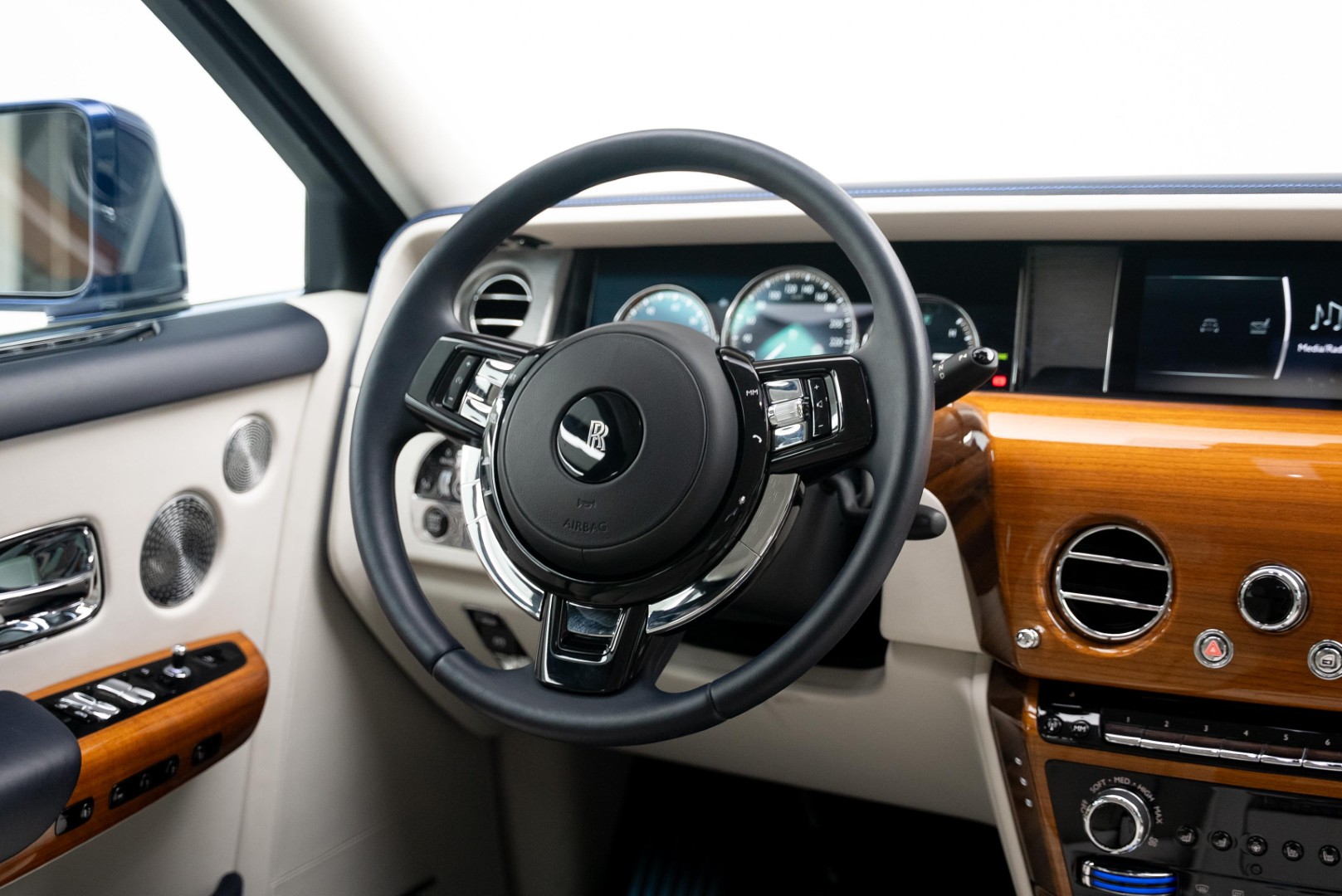 2018 ROLLS ROYCE PHANTOM LWB. BESPOKE SOUND SYSTEM. GCC